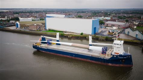 Worlds Longest Wind Turbine Blade Arrives In The Uk Lm Wind Power