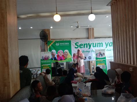 Peringati Isra Mi Raj Yakesma Ajak Yatim Subang Kulineran Di Resto