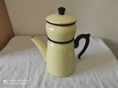 ANCIENNE CAFETIÈRE EN tôle émaillée jaune de 27 cm de haut EUR 19 00