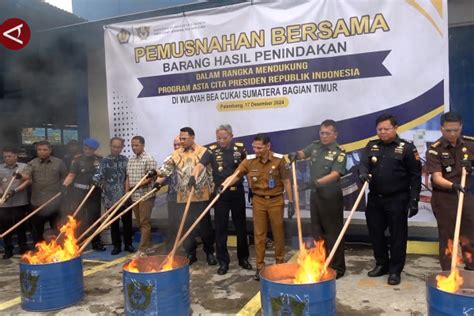 Bea Cukai Sumbagtim Musnahkan Rokok Dan Miras Senilai Rp24 Miliar