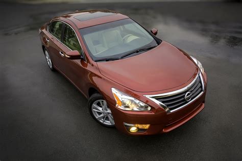 Nissan Altima 2.5 SV 2015 - International Price & Overview