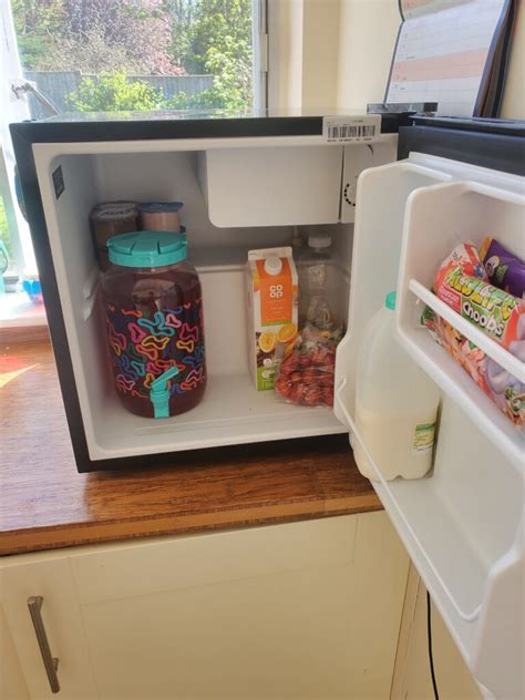 Stay Chilled With The Kuhla 43l Mini Tabletop Fridge Review