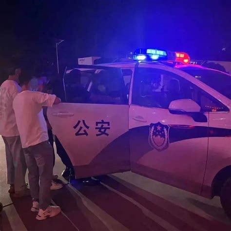 警车秒变“救护车”！阎良、灞桥交警接力急送群众就医 病人 疫情 西安市