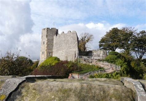 "Lewes Castle" by Stephen at PicturesofEngland.com