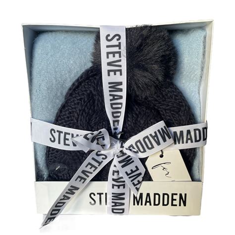 Steve Madden Ladies Hat And Scarf Set Blue