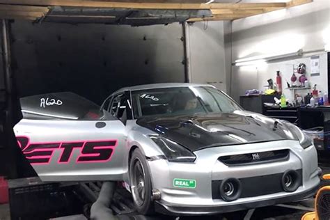 Extreme 2 700 HP Nissan GT R Maxes Out Dyno With Horrifying Run CarBuzz