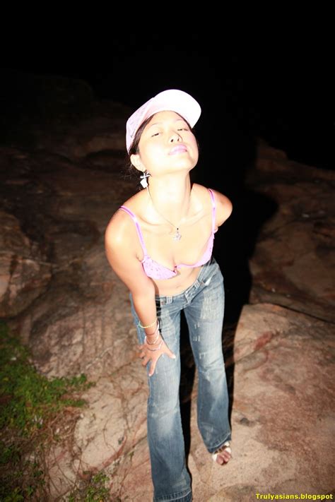 Chinese Amateur Girl Monica Lau Outdoor Naked Photo Shoot Part 1 1