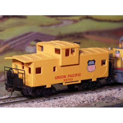 Bachmann Union Pacific Wide Vision Caboose Papamallard