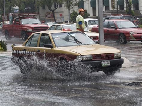 Reportan tránsito lento por lluvia en siete delegaciones Excelsior