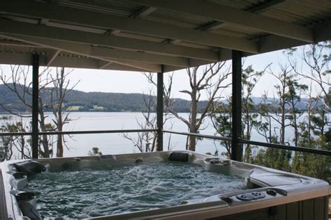 The 14 Best Outdoor Hot Tub Accommodation In Tasmania