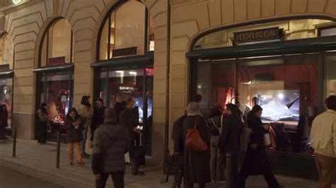 58 Hermes Store Windows Stock Videos Footage And 4k Video Clips Getty