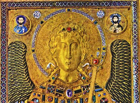 Золота прикраса, яку влітку знайшли на території Софії Київської ...