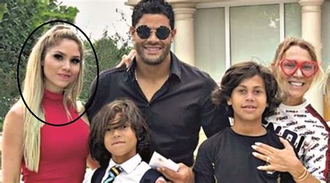 Hulk faz rara aparição esposa grávida sobrinha de sua ex