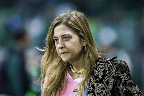 Palmeiras X Atlético Mg Torcida Protesta Contra Leila Pereira Antes De