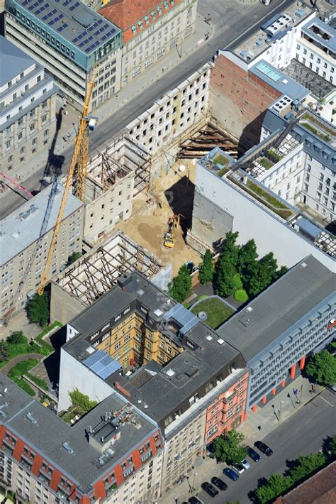 Berlin Mitte aus der Vogelperspektive Lückenschluß Baustelle für ein