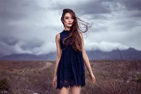 Brunette Girl In Depth Of Field Hd Girls K Wallpapers Images