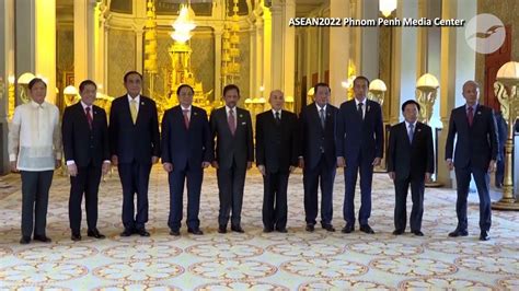 Pemimpin ASEAN Bertemu Raja Kemboja Menjelang Sidang Kemuncak ASEAN