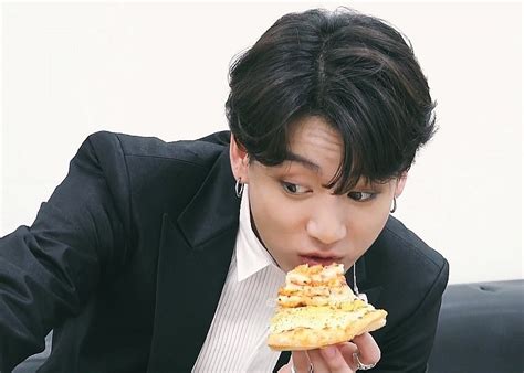 Bts Eating Pizza Bts 2020