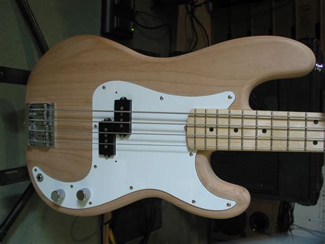 Classic 50s Precision Bass Fender Audiofanzine