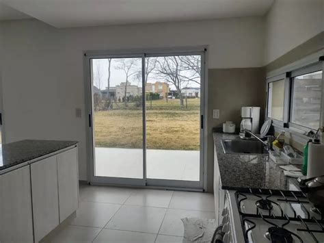 Venta Casa A Os Dormitorios Cocheras M Santa Guadalupe