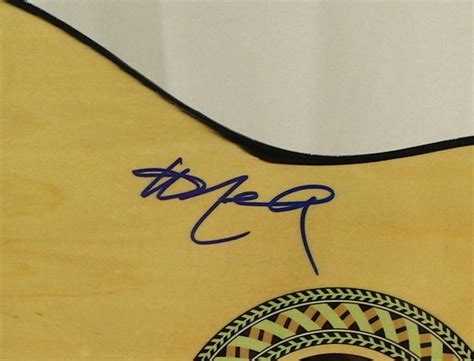 Willie Nelson Signed Acoustic Guitar (JSA ALOA) | Pristine Auction