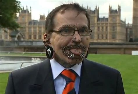 Rolf Buchholz: el hombre con mas piercings del mundo. | Historias ...