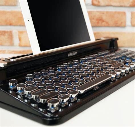 Fineday Retro Bluetooth Typewriter Keyboard pairs with up to three ...