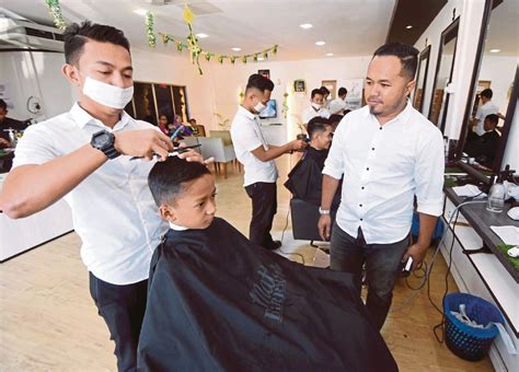 Rancangan Perniagaan Kedai Gunting Rambut Lelaki Adam Wright