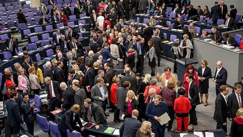 Bundestag beschließt Asylpaket II mit großer Mehrheit Abendzeitung