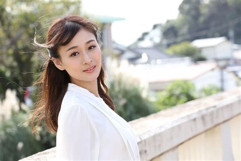 謎の美女・フミカのラスト そして、波に抱かれて…｜newsポストセブン Part 2