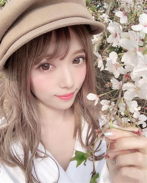 おりもあいさんのインスタグラム写真 おりもあいinstagram 「桜と一緒に🌸😊 ⠀」4月7日 18時37分 Ai Orimo