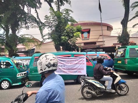 Lokasi Pemberhentian Trans Padang Tuai Polemik Ratusan Sopir Angkot