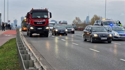 Warszawa Zderzenia na Alejach Jerozolimskich Były utrudnienia TVN