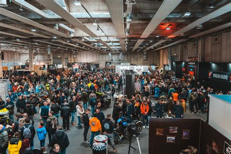 Le Motorbike Expo De V Rone Se D Veloppe Et Pr Sentera Plusieurs