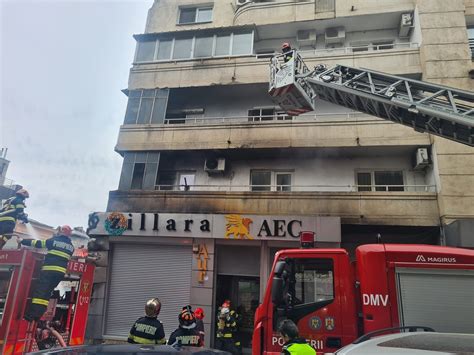 Incendiu la un bloc din centrul Bucureștiului mai multe echipaje