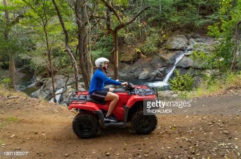 Car Driving Off Into Sunset Photos and Premium High Res Pictures - Getty Images