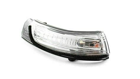 New Genuine Avensis Rh Right Side Turn Signal Lamp Assy