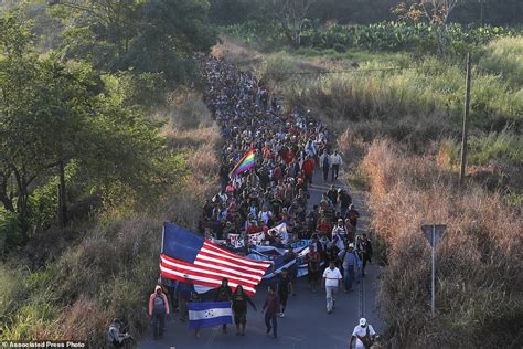 Migrant Caravan Crosses Into Mexico Walks Along Highway Daily Mail