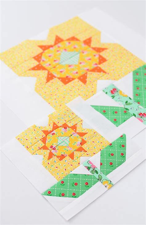 New Easter Quilt Patterns Daffodil Quilt Block Ellis And Higgs
