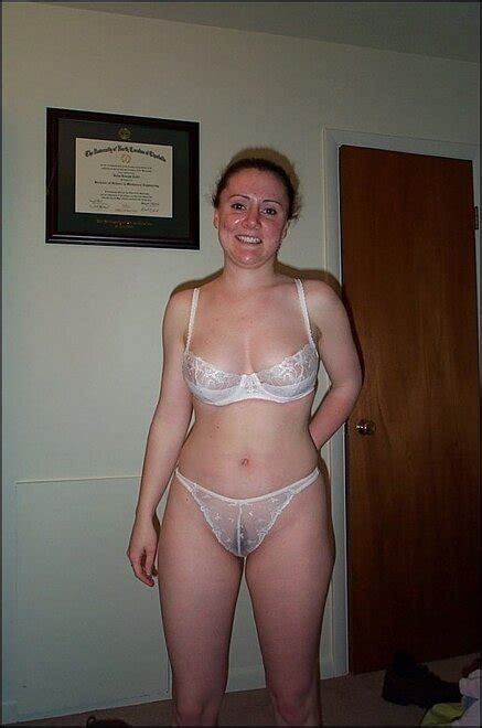 Hot Girls Amateur Brunettes MILFs Brunette Milf X Porn Pic