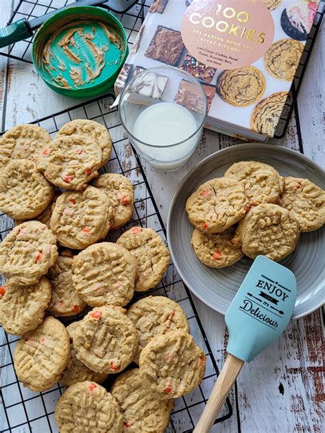 100 Cookies The Baking Book For Every Kitchen With Classic Cookies Novel Treats Brownies