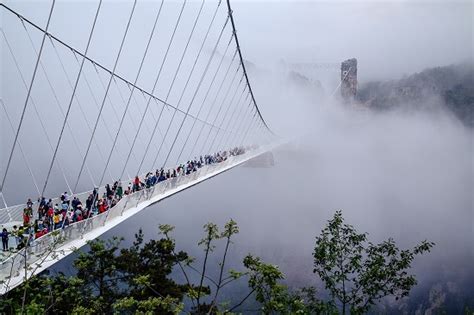 Zhangjiajie Glass Bridge Facts, Tour and Bungee Jumping