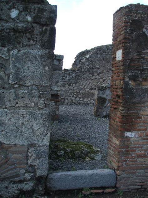 VI 3 23 Pompeii December 2004 Entrance Doorway Looking West