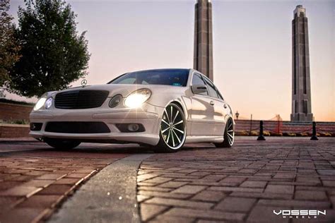 Mercedes-Benz E500 white W211 on VOSSEN wheels | BENZTUNING