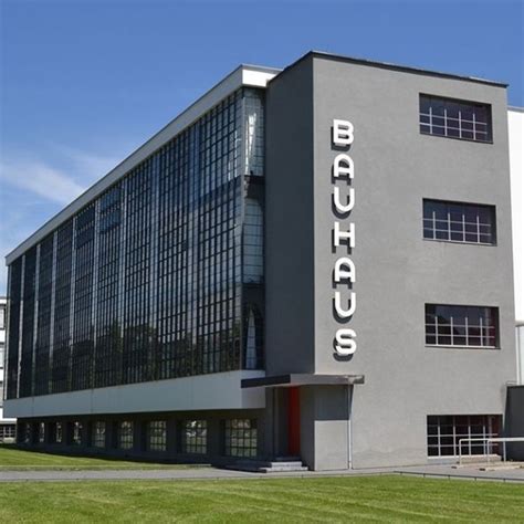 El edificio de la Bauhaus en Dessau Algarabía