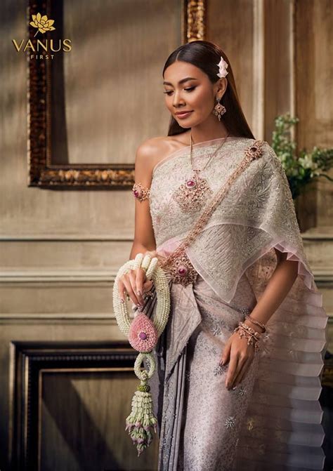 ชุดไทย Vanus Couture วนัช กูตูร์ Thailand Thai Wedding Dress