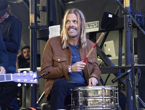 Members Of Queen The Police Rush To Honor Taylor Hawkins Ap News