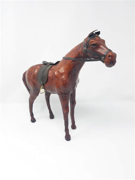 Gainé de cuir vintage cheval figurine selle règne étriers statue