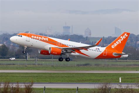 OE ICM Airbus A320 214 Easyjet Europe LFLL Lyon St Flickr