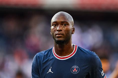 Danilo Pereira Biographie salaire vie privée Tout savoir sur le